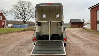 Przyczepa do przewozu koni Intra 3000s na sprzedaż - Obrazek 4 | Autoline PL Przyczepa do przewozu koni Intra 3000s | Obrazek 4 - Autoline