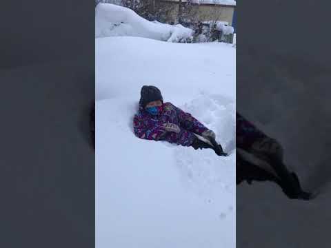 ВИДЕОФАКТ: В Среднеколымском районе после пурги замело дороги