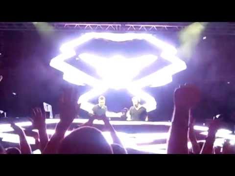 Markus Schulz & Ferry Corsten vs Fat Boy Slim - Praise You : New World Punx 2013 Romania