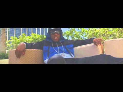 Pacho y Cirilo Ft. Valdo "La Eminencia  Un Beso"