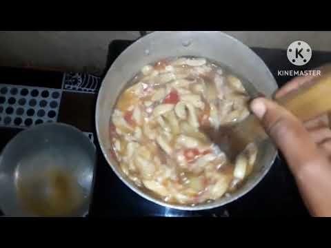 Mushroom soup, using tente our local mushroom 🍄🍄🍄🍄🍅🍅the way mum taught me.