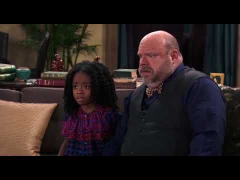 Jessie Saison 3 Episode 10 -  Le premier job d'Emma - 3/6