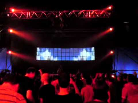 TON AUS STROM 21.05.2011  Josh Gallahan