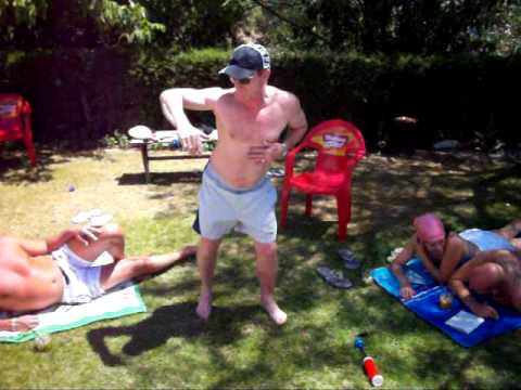 Mi padre "el lukatoni" bailando