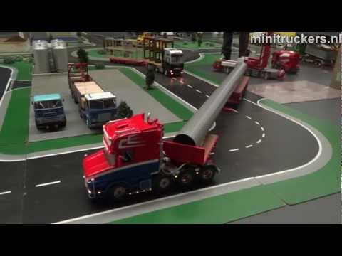 minitruckers.nl Scania V8 8x4 with a long pipe and other trucks - modellenbeurs amsterdam
