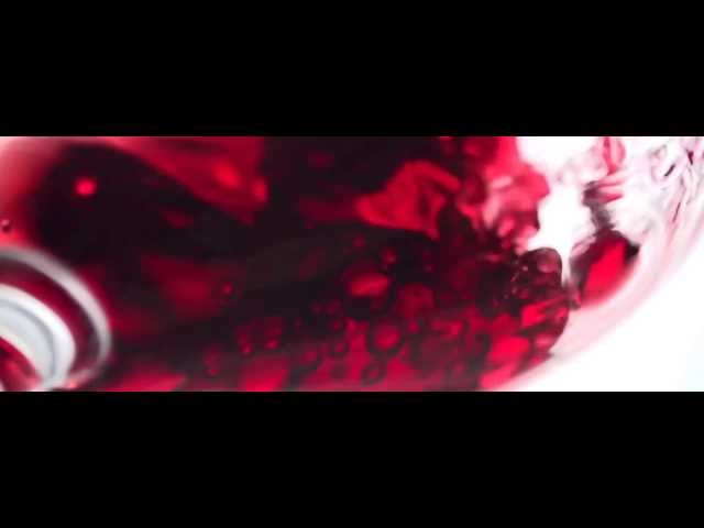 Vídeo relacionado con Vivanco Crianza: Vino tinto rojo picota con ribete granate, aromas de fruta roja, regaliz y especias dulces. Ligero (1 Botella)