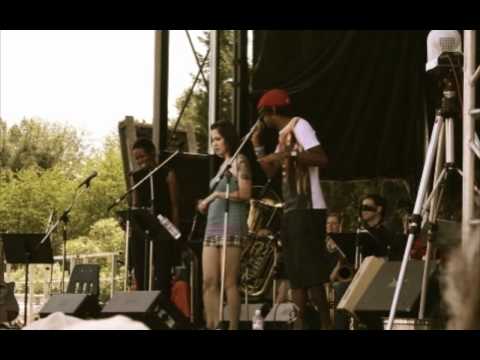 Kellylee Evans w Eekwol & Shamik- LOST (Live at 2009 Vancouver Island Musicfest)