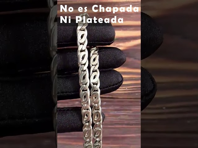 Vídeo relacionado con Guardapelo ovalado de plata de ley, con cadena de 45,7 cm y caja de regalo
