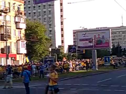Шведські вболівальники висунулися маршем до стадіону (Відео)