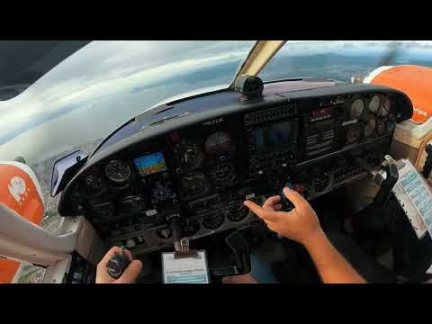 Primeira hora de voo no Seneca do curso de Piloto Comercial [Canal Plano de Voo]