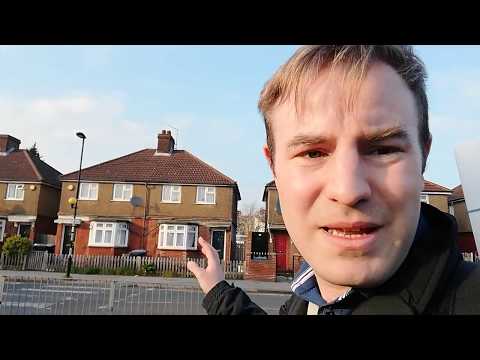 Discovering the house of the Enfield Poltergeist! The real house of The Conjuring 2!