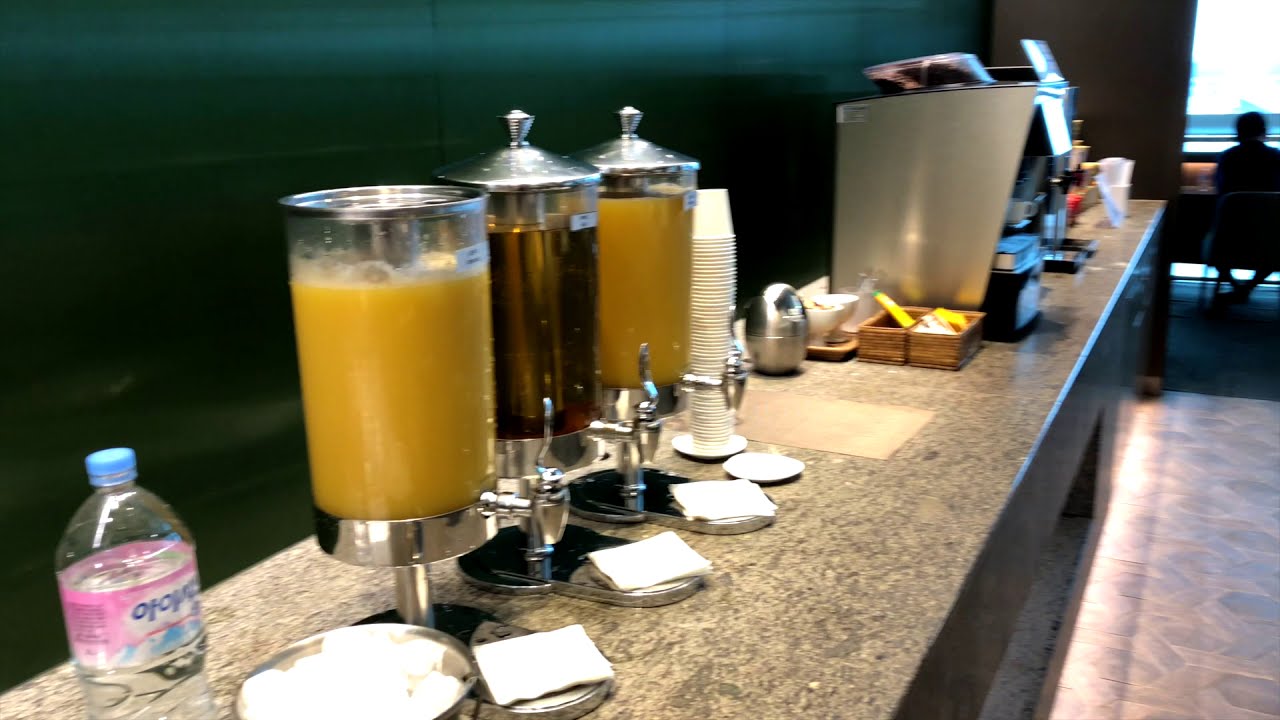 Asiana Airlines Business Class Lounge (East) thumbnail