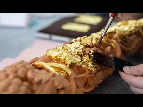 Burnished Water-gilding of Wood-carved Artworks.