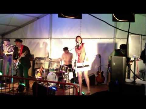 Suzi Chunk w/Groovy Uncle - Monkey Trousers