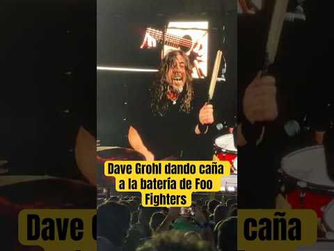 Dave Grohl toca la batería en Foo Fighters mientra su baterista hace solo de guitarra #madcool2026