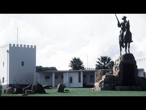 Namibia, rimossa la statua dell’ufficiale coloniale tedesco Curt von Francois