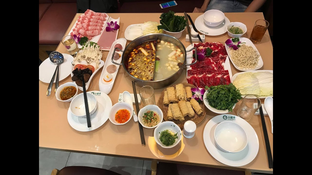 Night Street Food - Eating Out With Friends - Yummy And Healthy Soup Ever
