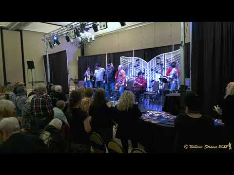 Alex Mitchell - "Viva Las Vegas"