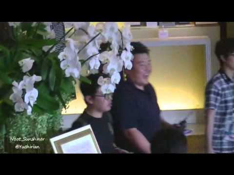 121125 [SM Town in BKK] SNSD Sooyoung leaves Dusit Thani