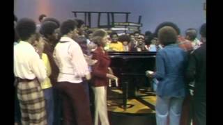 Improvisation of Stevie Wonder on TV program - Soul Train.mp4