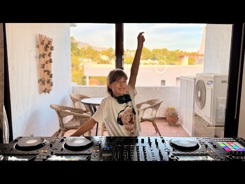 DJ GABI TECH HOUSE MIX 1 HOUR MIX - OCTOBER 2024 MARBELLA / SPAIN