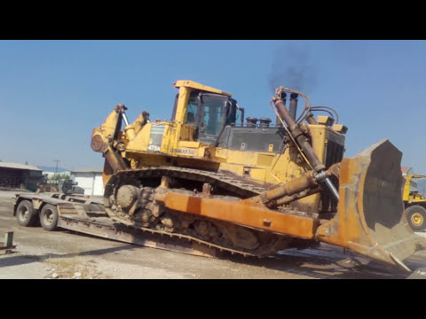 Transporting The Huge Komatsu D475 Bulldozer - Fasoulas Heavy Transports