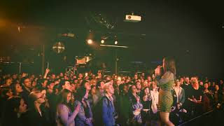 LÉON - I Believe in Us (live)