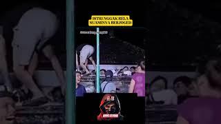 Download lagu Istrinya emosi lihat suami joget dan nyawer #shorts mp3 Download lagu Istrinya emosi lihat suami joget dan nyawer #shorts mp3