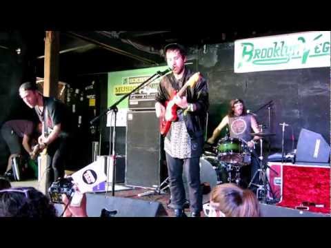 Unknown Mortal Orchestra - My Shadow (Jay Reatard Cover) - Live, SXSW 2013