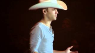 Justin Moore Responds to Critic Onstage