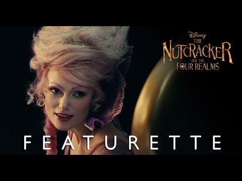 The Nutcracker and the Four Realms (Featurette 'Family Traditions')