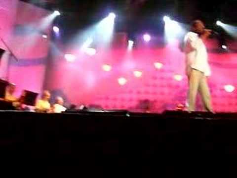 Zeca Pagodinho e Martinho da Vila cantam "Mulheres"