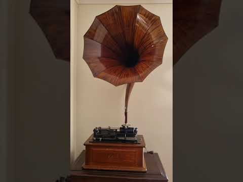 Edison Triumph Phonograph playing Basket of Roses ( BELLS ) cylinder record No 2436