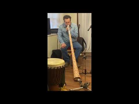 LIVE PLAYING OF A State Of The Art ( SOTA ) Didgeridoo musical instrument, Its an amazing instrument
