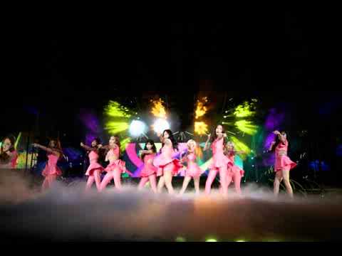 SNSD - Can't Take My Eyes Off You @ Girls' Generation Tour Girls & Peace 2013