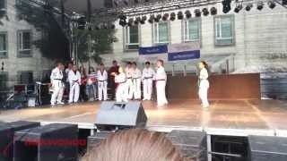preview picture of video 'TKD Taekwondo Vorführung beim 37. Stadtfest in Lüdenscheid - Tina Neuhaus, Yasemin Senyildiz'