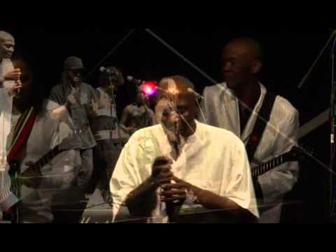 Om Alec Khaoli- Bambo Wangu