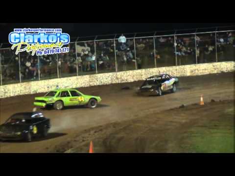 Modified Production: Mick Shelford Crash - Kingaroy Speedway