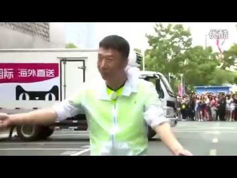 [150917 @精彩片段]  《极限挑战》 桑拿房的未播花絮 孙红雷打劫王迅 小猪罗志祥黄磊黄渤张艺兴标清