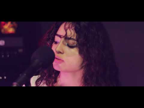 283   CABINA DEL TERROR - PERRO EN MISA