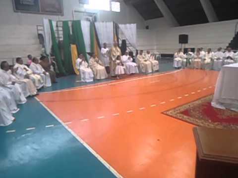 Menina de quatro anos encanta o Bipo Dom Irineu Danelon de Lins