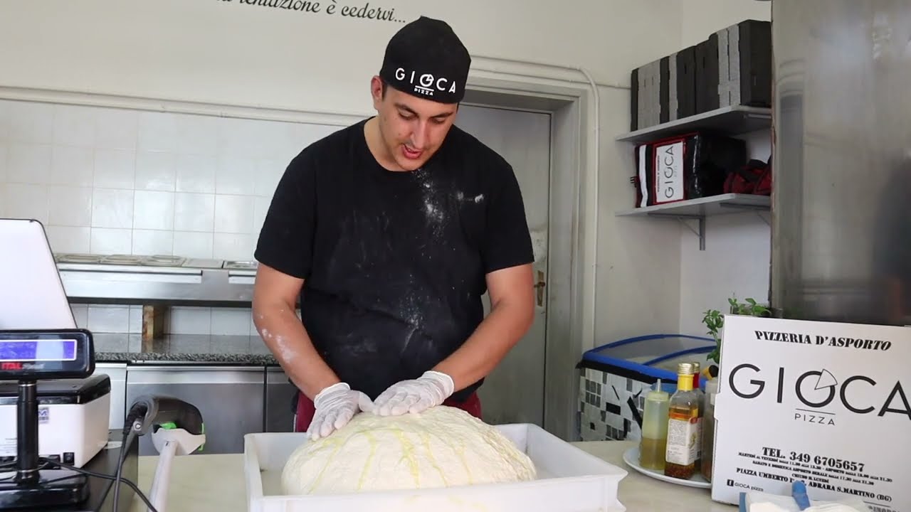 COME FARE L'IMPASTO DELLA PIZZA 10 KG IN PIZZERIA - HOW TO MAKE PIZZA DOUGH - GIOCA PIZZA ITALIA