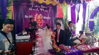preview picture of video 'Đám Cưới Huy Hải - Hoàng Vân (Wedding 24/11/2013)'