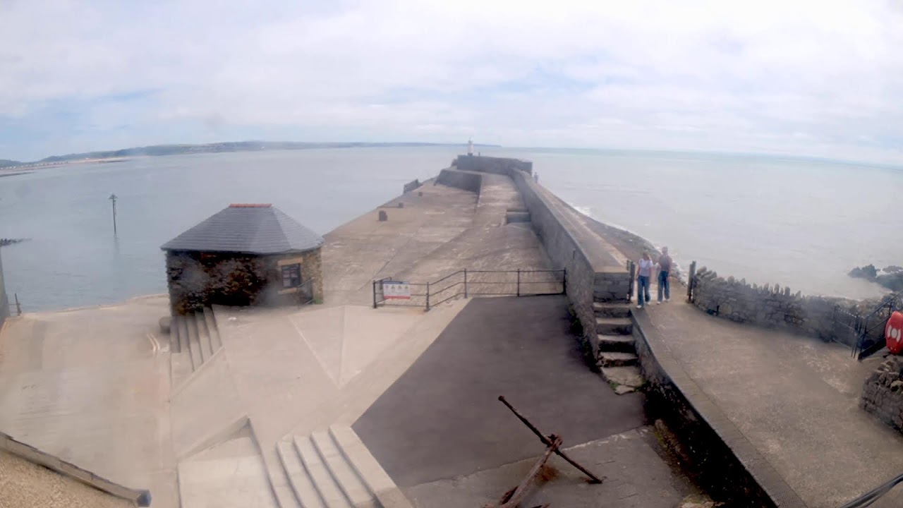 Live webcam view of Muelle y Faro de Porthcawl
