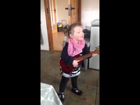 Carleigh the singer in the family 😊