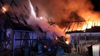 preview picture of video 'Carlsdorf: Fachwerkhaus brannte nieder - Hofgeismar'