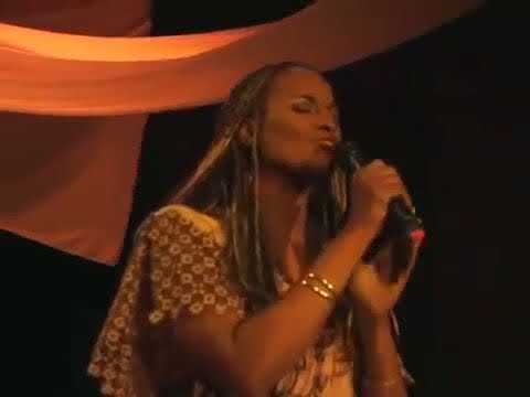 Cerca de Ti | Claudina Brinn | Official Video