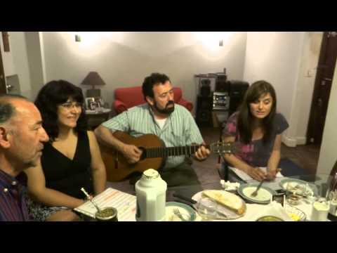 "Pastor de nubes" (Castilla - Portal) y "Zamba azul" (Tejada Gómez - Francia) por Las Voces Blancas