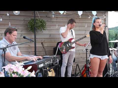 Nora Foss Al Jabri og Arvid Pettersen SOMEWHERE BEAUTIFUL