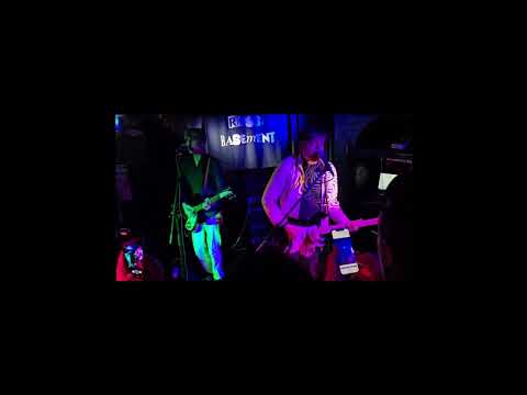 Pete Fij - Buzz Buzz (Rossi Bar, Brighton 25.06.2025)